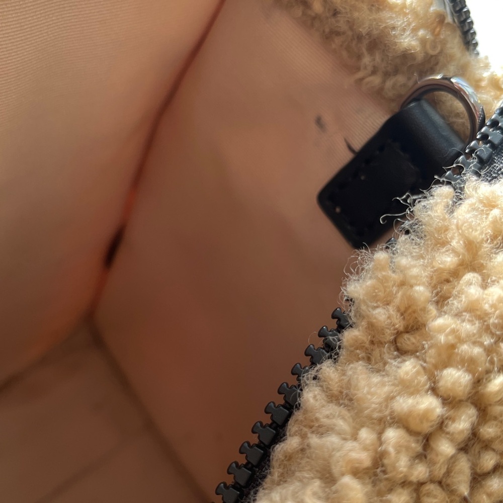 Marc Jacobs ‘The Tote Bag’ Cream Sherpa - Picture 11 of 12